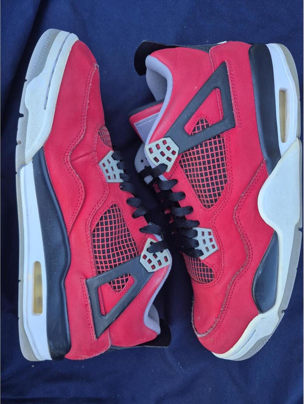 Air Jordan 4 AJ4 Retro Toro Bravo Size 9.5 Mens